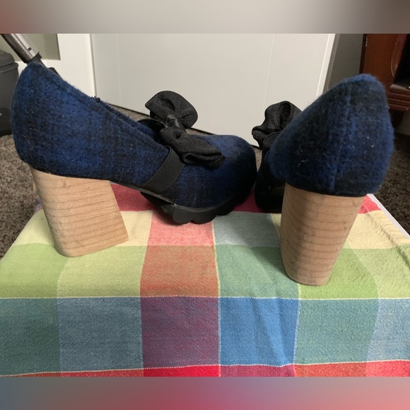 Navy blue and black chunky heels with bow size 8 - Picture 3 of 5